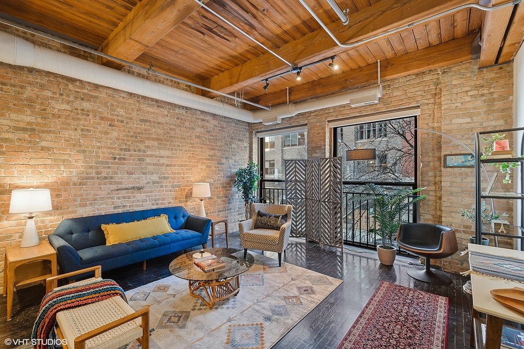 225 W Huron St
